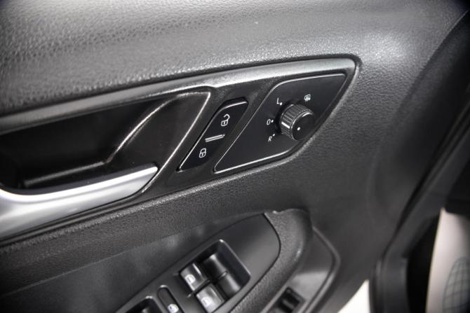 Volkswagen Jetta VI с пробегом 2014 года, цена 849 000 рублей, 233654 км, седан, Автокод Объявления