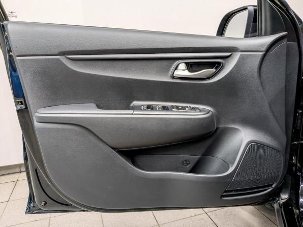 Kia Rio IV Рестайлинг с пробегом 2021 года, цена 1 785 000 рублей, 113102 км, хэтчбек, Автокод Объявления