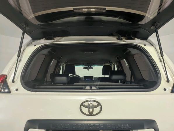 Toyota Land Cruiser Prado 150 Series Рестайлинг 1 с пробегом 2013 года, цена 2 699 000 рублей, 205910 км, внедорожник, Автокод Объявления