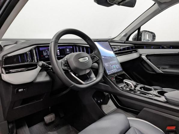 Geely Atlas II с пробегом 2024 года, цена 2 995 000 рублей, 15756 км, внедорожник, Автокод Объявления
