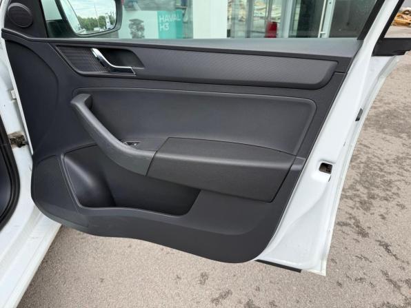 Skoda Rapid I с пробегом 2017 года, цена 785 000 рублей, 235188 км, лифтбек, Автокод Объявления