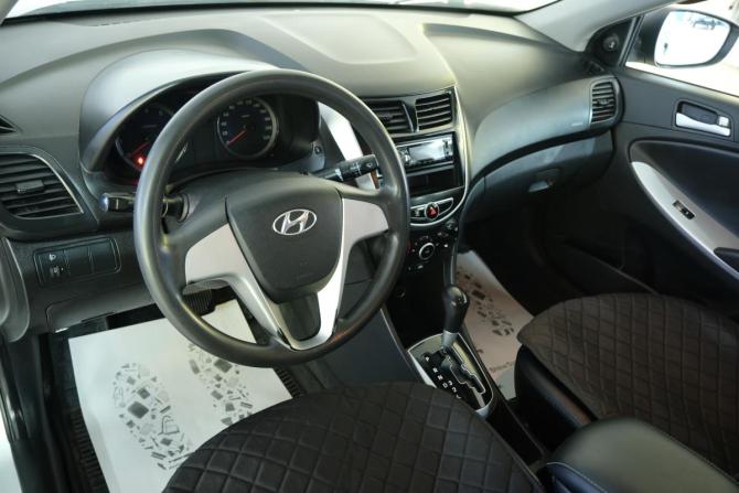 Hyundai Solaris I с пробегом 2014 года, цена 899 000 рублей, 182000 км, седан, Автокод Объявления