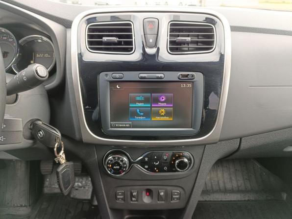 Renault Sandero II Рестайлинг с пробегом 2020 года, цена 1 260 000 рублей, 62205 км, хэтчбек, Автокод Объявления