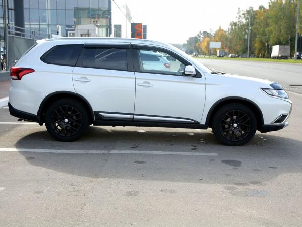 Mitsubishi Outlander III Рестайлинг 3 с пробегом 2018 года, цена 1 735 000 рублей, 135000 км, внедорожник, Автокод Объявления