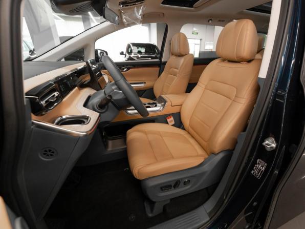 GAC Trumpchi E8 с пробегом 2024 года, цена 4 700 000 рублей, 50 км, минивэн, Автокод Объявления