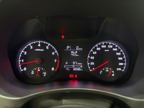 Hyundai Solaris II с пробегом 2017 года, цена 1 389 000 рублей, 88500 км, седан, Автокод Объявления