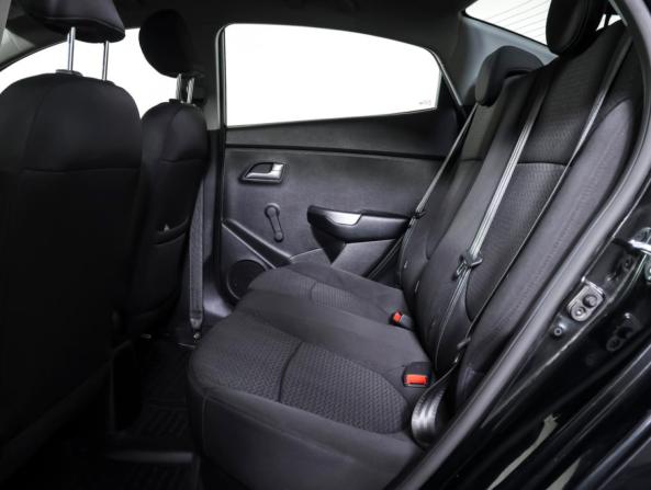 Kia Rio III Рестайлинг с пробегом 2017 года, цена 1 225 000 рублей, 68000 км, седан, Автокод Объявления
