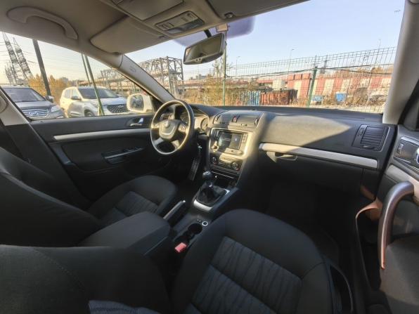 Skoda Octavia II (A5) Рестайлинг с пробегом 2012 года, цена 659 000 рублей, 269813 км, лифтбек, Автокод Объявления