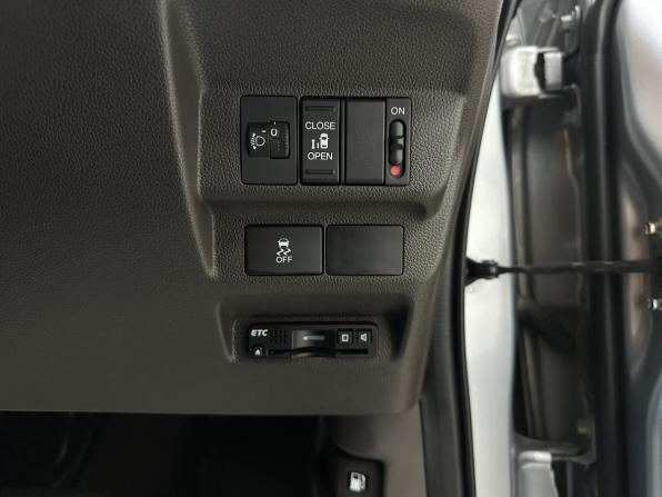 Honda Freed II с пробегом 2017 года, цена 1 460 000 рублей, 117216 км, компактвэн, Автокод Объявления