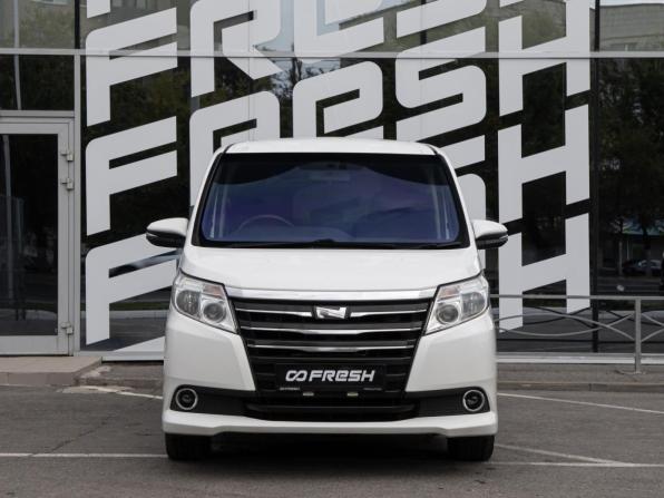 Toyota Noah III (R80) с пробегом 2015 года, цена 1 599 000 рублей, 215332 км, минивэн, Автокод Объявления