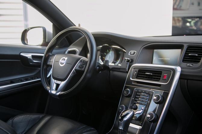 Volvo S60 II Рестайлинг с пробегом 2013 года, цена 1 290 000 рублей, 131250 км, седан, Автокод Объявления