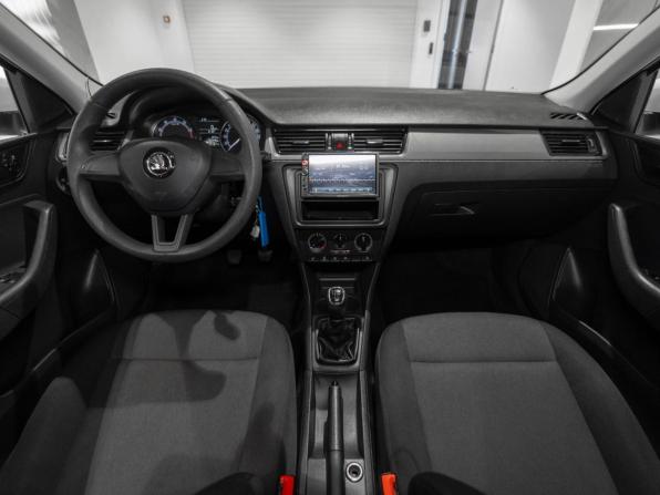 Skoda Rapid I Рестайлинг с пробегом 2019 года, цена 1 230 000 рублей, 131238 км, лифтбек, Автокод Объявления