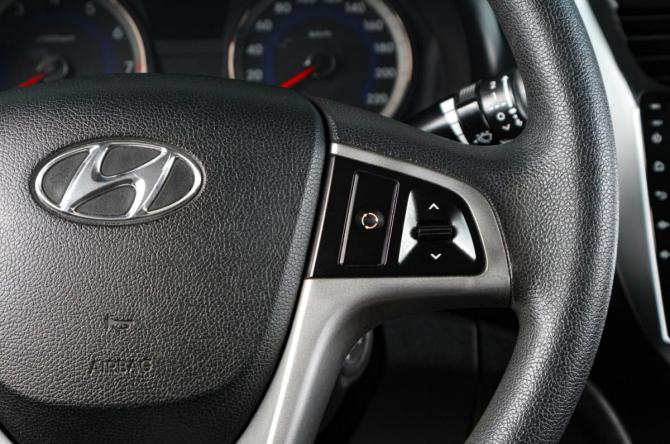 Hyundai Solaris I Рестайлинг с пробегом 2016 года, цена 1 019 000 рублей, 178000 км, седан, Автокод Объявления