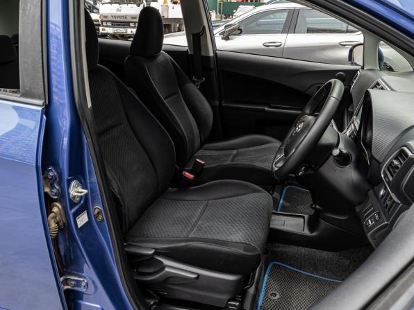 Toyota Ractis II с пробегом 2012 года, цена 850 000 рублей, 122331 км, хэтчбек, Автокод Объявления