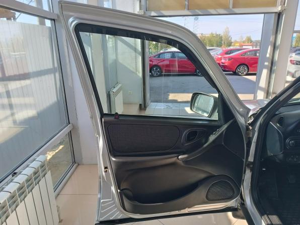 Chevrolet Niva I Рестайлинг с пробегом 2018 года, цена 775 000 рублей, 81000 км, внедорожник, Автокод Объявления