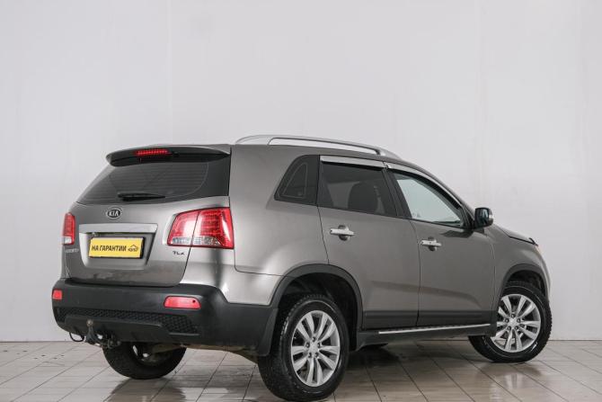 Kia Sorento II с пробегом 2010 года, цена 1 099 000 рублей, 257900 км, внедорожник, Автокод Объявления