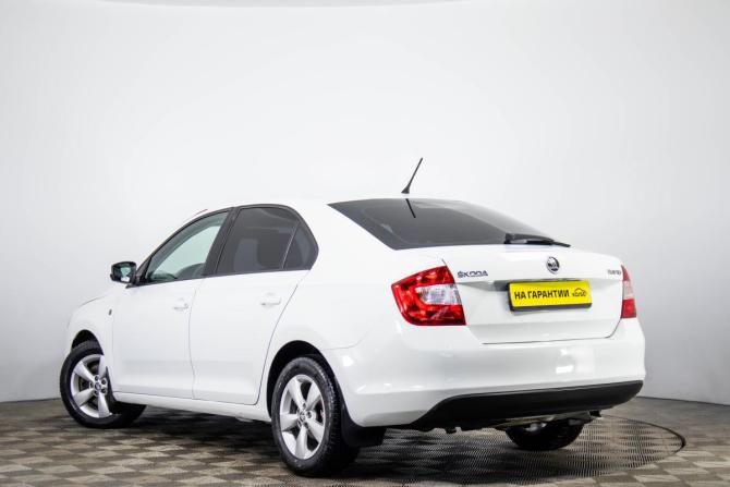 Skoda Rapid I с пробегом 2015 года, цена 959 000 рублей, 171000 км, лифтбек, Автокод Объявления