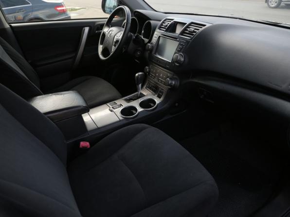 Toyota Highlander II (XU40) Рестайлинг с пробегом 2012 года, цена 1 495 000 рублей, 377500 км, внедорожник, Автокод Объявления