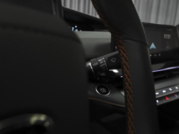 Changan UNI-V I с пробегом 2024 года, цена 2 598 000 рублей, 32186 км, лифтбек, Автокод Объявления