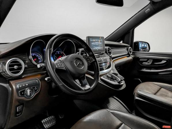 Mercedes-Benz V-Класс III (W447) Рестайлинг с пробегом 2019 года, цена 6 350 000 рублей, 63987 км, минивэн, Автокод Объявления