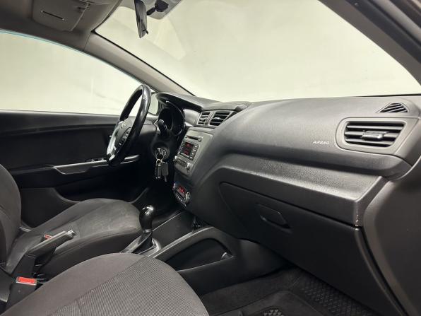 Kia Rio III Рестайлинг с пробегом 2017 года, цена 1 160 000 рублей, 107253 км, седан, Автокод Объявления
