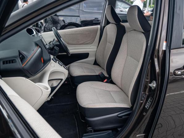 Toyota Sienta II с пробегом 2018 года, цена 1 330 000 рублей, 100629 км, компактвэн, Автокод Объявления