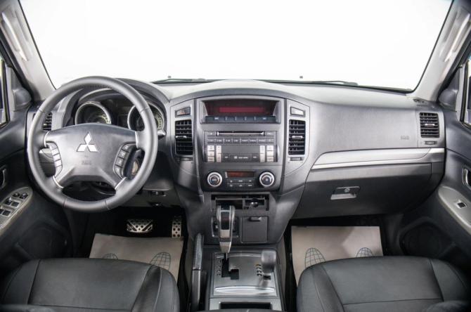 Mitsubishi Pajero IV Рестайлинг 1 с пробегом 2012 года, цена 2 149 000 рублей, 195256 км, внедорожник, Автокод Объявления