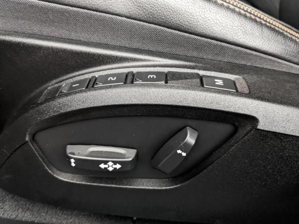 Volvo V40 II Рестайлинг с пробегом 2019 года, цена 2 260 000 рублей, 28752 км, хэтчбек, Автокод Объявления