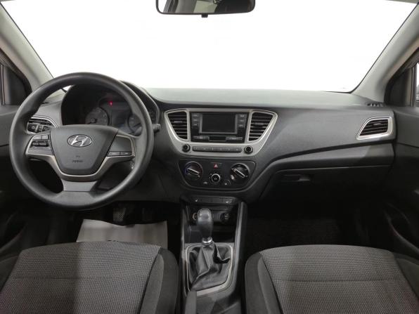 Hyundai Solaris II с пробегом 2019 года, цена 1 330 000 рублей, 127700 км, седан, Автокод Объявления