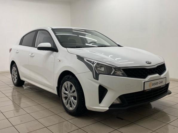 Kia Rio IV Рестайлинг с пробегом 2021 года, цена 1 555 000 рублей, 96907 км, седан, Автокод Объявления