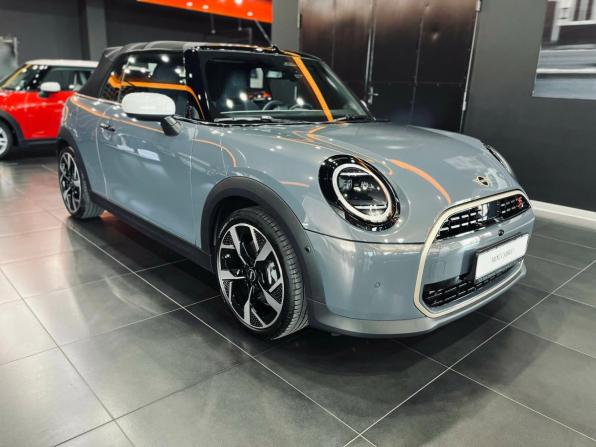 Mini Cabrio IV с пробегом 2025 года, цена 6 790 000 рублей, 756 км, кабриолет, Автокод Объявления