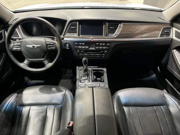 Hyundai Genesis II с пробегом 2015 года, цена 1 650 000 рублей, 208633 км, седан, Автокод Объявления