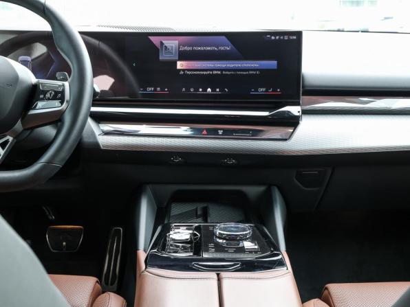 BMW 5 серии VIII (G60/G61/G68) с пробегом 2024 года, цена 7 400 000 рублей, 18096 км, седан, Автокод Объявления