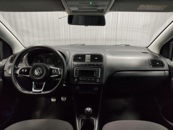 Volkswagen Polo V Рестайлинг с пробегом 2017 года, цена 950 000 рублей, 125540 км, седан, Автокод Объявления