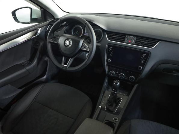 Skoda Octavia III (A7) Рестайлинг с пробегом 2018 года, цена 1 149 000 рублей, 339541 км, лифтбек, Автокод Объявления