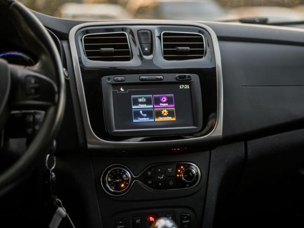 Renault Sandero II с пробегом 2016 года, цена 905 000 рублей, 129529 км, хэтчбек, Автокод Объявления