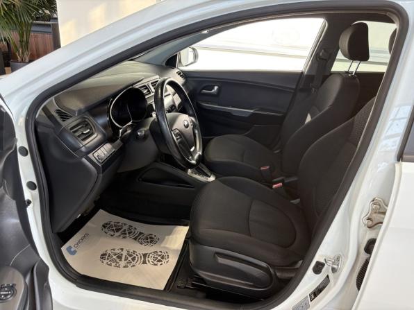 Kia Rio III Рестайлинг с пробегом 2016 года, цена 1 213 000 рублей, 68687 км, хэтчбек, Автокод Объявления