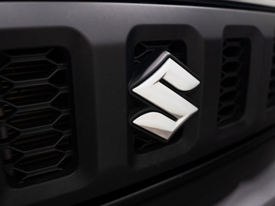 Suzuki Jimny IV Чита  - изображение 21
