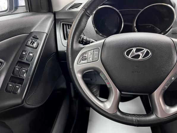 Hyundai ix35 I Рестайлинг с пробегом 2013 года, цена 1 195 000 рублей, 213808 км, внедорожник, Автокод Объявления