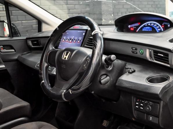 Honda Freed I Рестайлинг с пробегом 2012 года, цена 950 000 рублей, 209749 км, компактвэн, Автокод Объявления