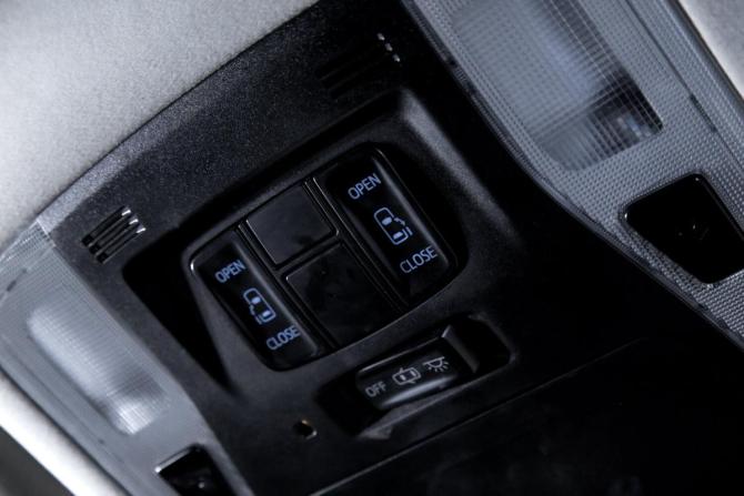 Toyota Alphard III с пробегом 2016 года, цена 3 049 000 рублей, 193132 км, минивэн, Автокод Объявления