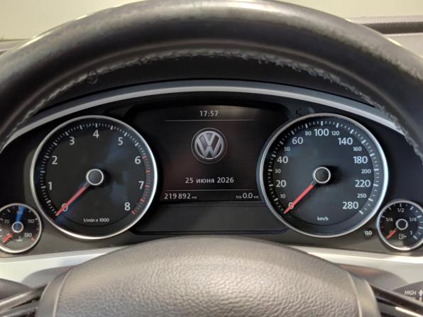 Volkswagen Touareg II с пробегом 2013 года, цена 1 850 000 рублей, 219892 км, внедорожник, Автокод Объявления