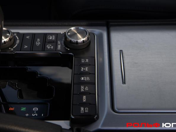 Toyota Land Cruiser 200 Series Рестайлинг 2 с пробегом 2018 года, цена 7 418 000 рублей, 82677 км, внедорожник, Автокод Объявления