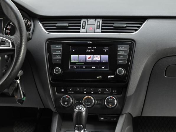 Skoda Octavia III (A7) с пробегом 2015 года, цена 735 000 рублей, 114098 км, лифтбек, Автокод Объявления