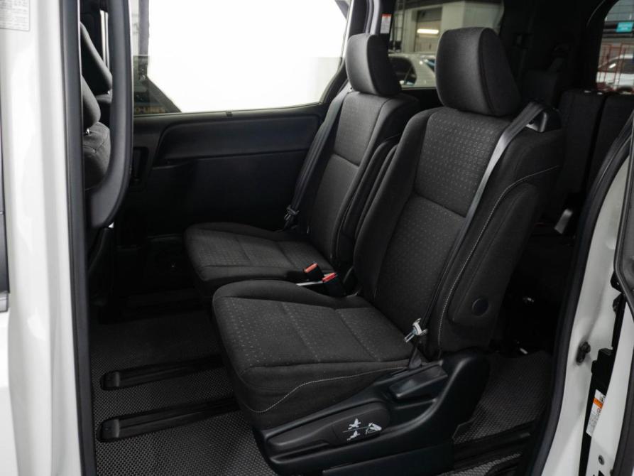 Toyota Noah III (R80) Рестайлинг Тюмень  - изображение 7
