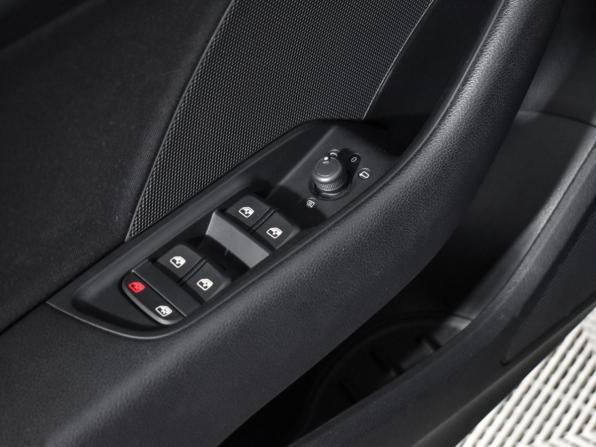 Audi A3 III (8V) Рестайлинг с пробегом 2019 года, цена 2 248 900 рублей, 74018 км, седан, Автокод Объявления
