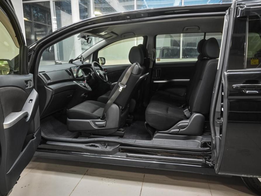 Toyota ISis I Рестайлинг Челябинск  - изображение 25