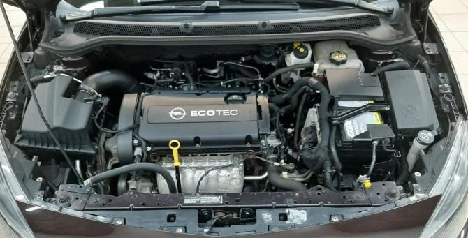 Opel Astra J Рестайлинг с пробегом 2014 года, цена 1 040 000 рублей, 100456 км, хэтчбек, Автокод Объявления