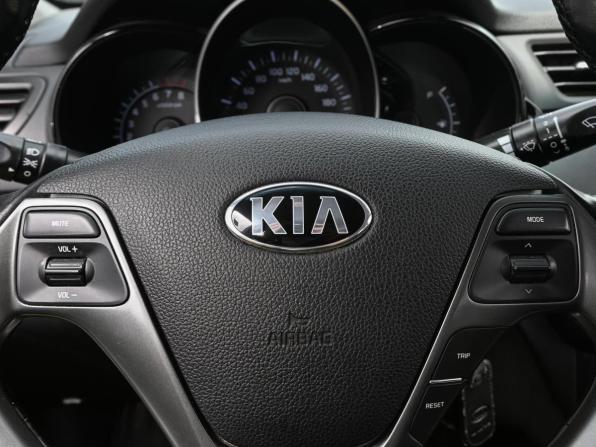 Kia Rio III Рестайлинг с пробегом 2016 года, цена 1 055 000 рублей, 110794 км, седан, Автокод Объявления