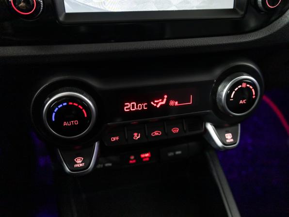 Kia Rio IV с пробегом 2018 года, цена 1 449 700 рублей, 110849 км, седан, Автокод Объявления